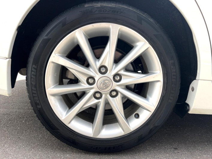2013 Toyota Prius α DAA-ZVW41W (UW-6a0e768de633e)[8]