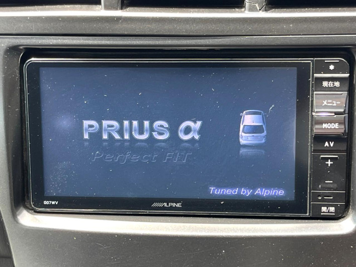 2013 Toyota Prius α DAA-ZVW41W (UW-6a0e768de633e)[29]