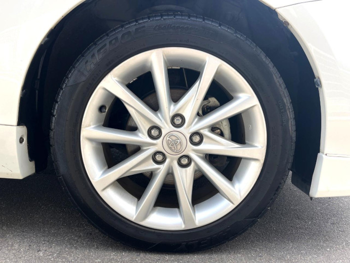 2013 Toyota Prius α DAA-ZVW41W (UW-6a0e768de633e)[7]