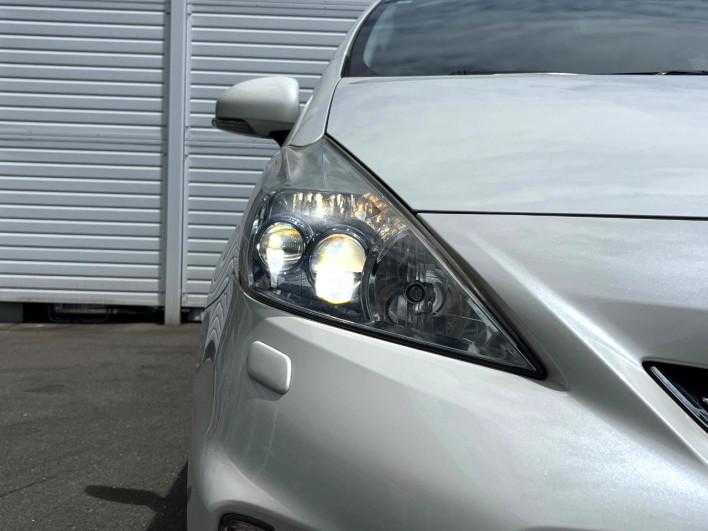 2013 Toyota Prius α DAA-ZVW41W (UW-6a0e768de633e)[14]