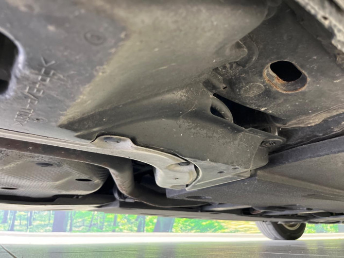 2017 Toyota Prius PHV DLA-ZVW52 (UW-6a0e7692857a3)[10]