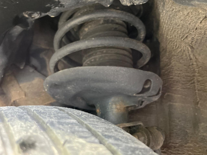 2017 Toyota Prius PHV DLA-ZVW52 (UW-6a0e7692857a3)[27]