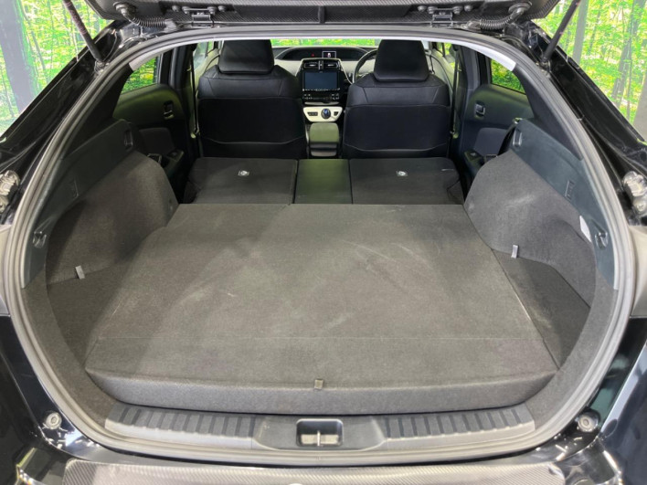 2017 Toyota Prius PHV DLA-ZVW52 (UW-6a0e7692857a3)[14]