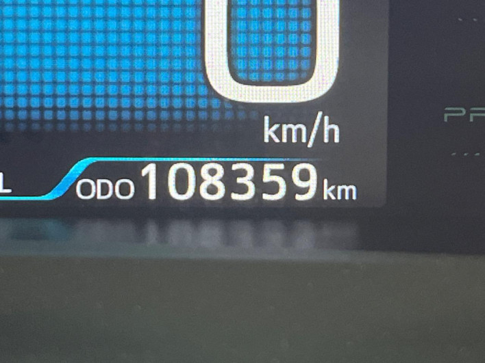2017 Toyota Prius PHV DLA-ZVW52 (UW-6a0e7692857a3)[2]