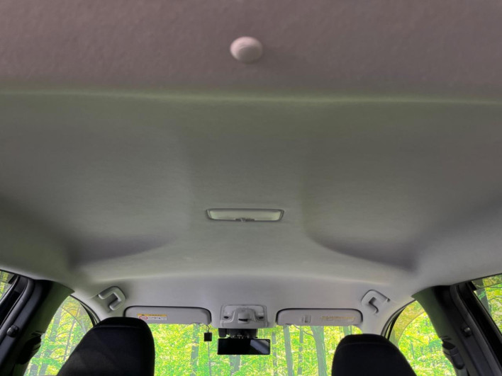 2017 Toyota Prius PHV DLA-ZVW52 (UW-6a0e7692857a3)[15]