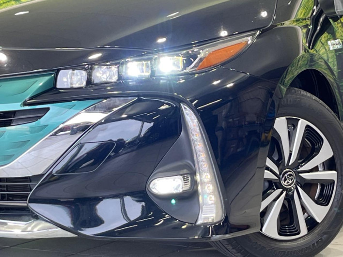 2017 Toyota Prius PHV DLA-ZVW52 (UW-6a0e7692857a3)[20]