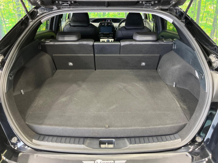 2017 Toyota Prius PHV DLA-ZVW52 (UW-6a0e7692857a3)[13]