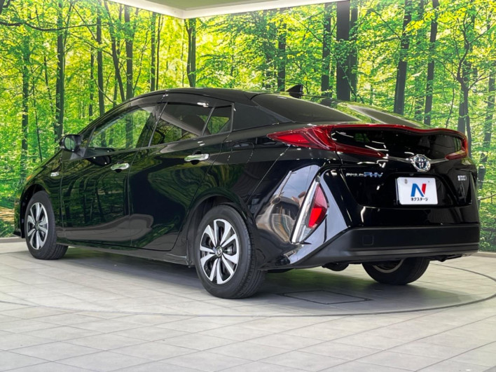 2017 Toyota Prius PHV DLA-ZVW52 (UW-6a0e7692857a3)[17]