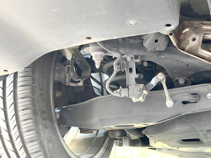 2019 Toyota Prius PHV DLA-ZVW52 (UW-6a0e7692c054b)[22]