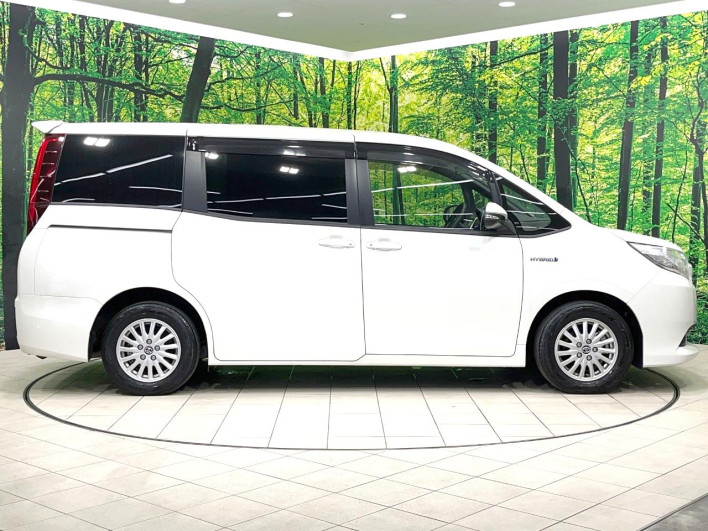 2015 Toyota Noah DAA-ZWR80G (UW-6a0e76966bb01)[6]