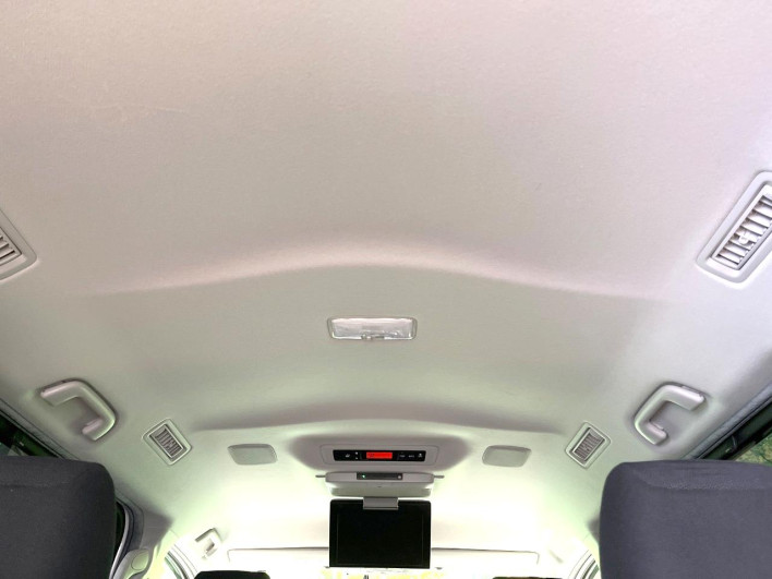 2015 Toyota Noah DAA-ZWR80G (UW-6a0e76966bb01)[27]