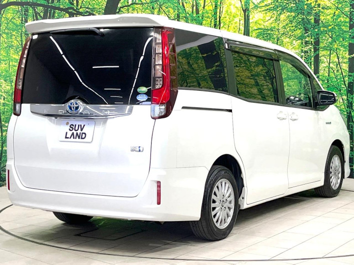 2015 Toyota Noah DAA-ZWR80G (UW-6a0e76966bb01)[5]