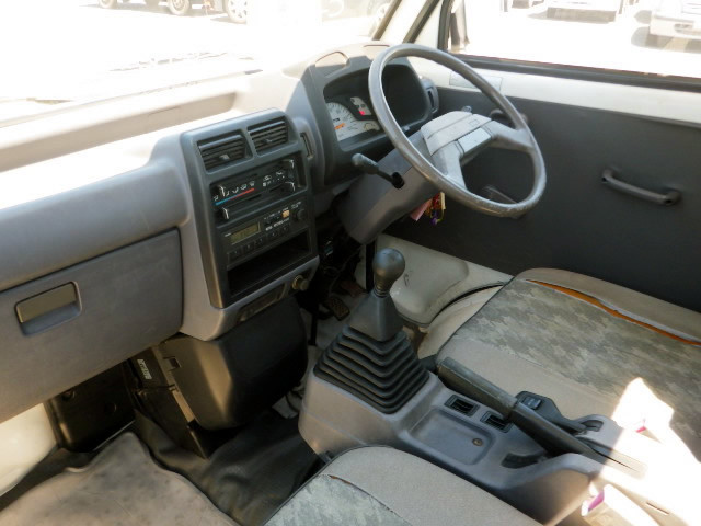 1994 Mitsubishi Minicab Truck U42T (UW-6a278b909cab1)[9]