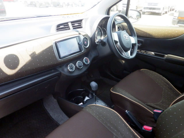 2012 Toyota Vitz KSP130 (UW-6a196077661ea)[9]