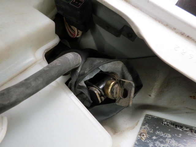 1996 Mitsubishi Minicab Truck U42T (UW-6a195292562d1)[19]