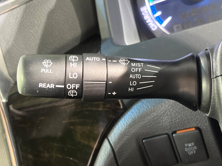 2013 Toyota Alphard Hybrid DAA-ATH20W (UW-6a0fc80f8ef85)[27]