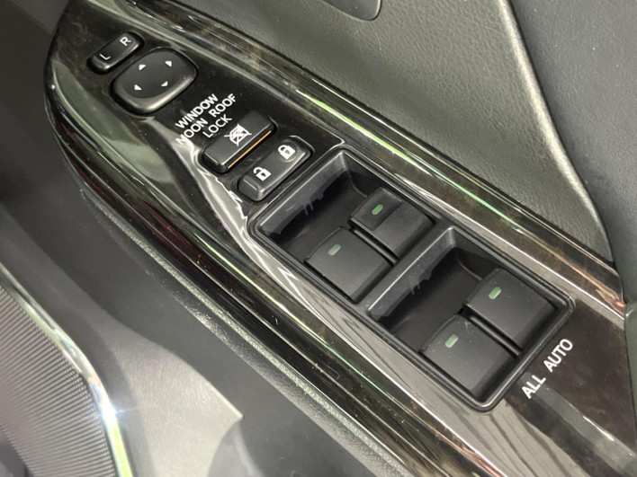 2013 Toyota Alphard Hybrid DAA-ATH20W (UW-6a0fc80f8ef85)[13]