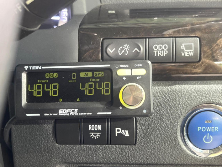 2013 Toyota Alphard Hybrid DAA-ATH20W (UW-6a0fc80f8ef85)[15]
