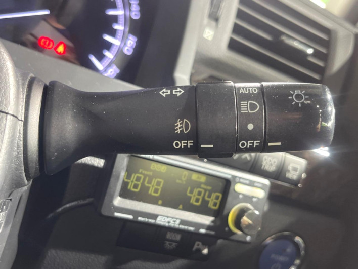 2013 Toyota Alphard Hybrid DAA-ATH20W (UW-6a0fc80f8ef85)[26]