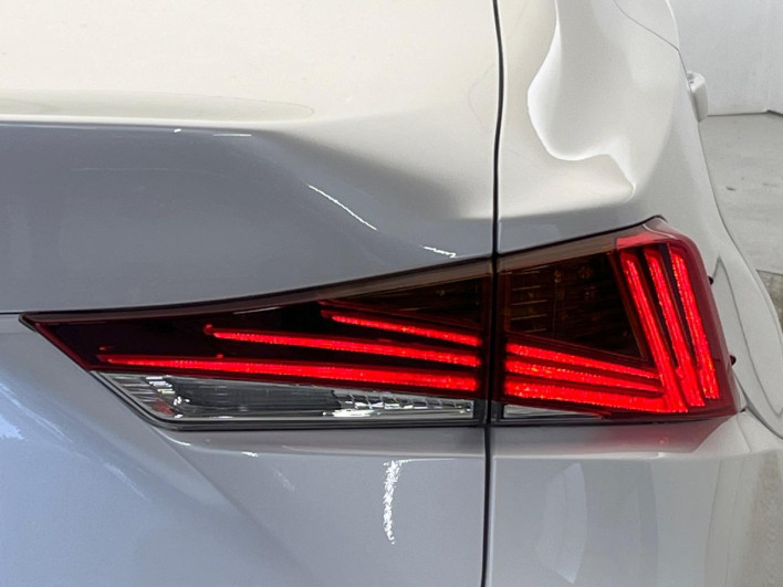 2017 Lexus IS DAA-AVE30 (UW-6a0fc810a1d15)[19]