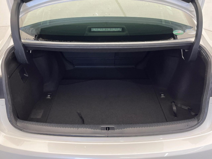 2017 Lexus IS DAA-AVE30 (UW-6a0fc810a1d15)[22]