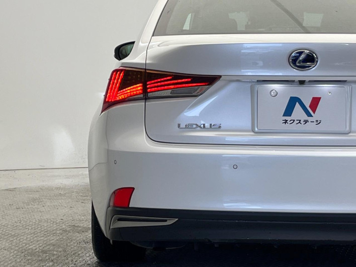 2017 Lexus IS DAA-AVE30 (UW-6a0fc810a1d15)[16]