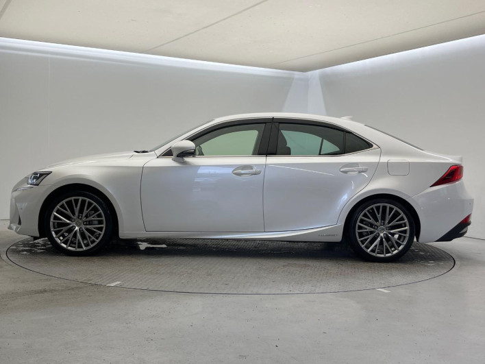 2017 Lexus IS DAA-AVE30 (UW-6a0fc810a1d15)[27]
