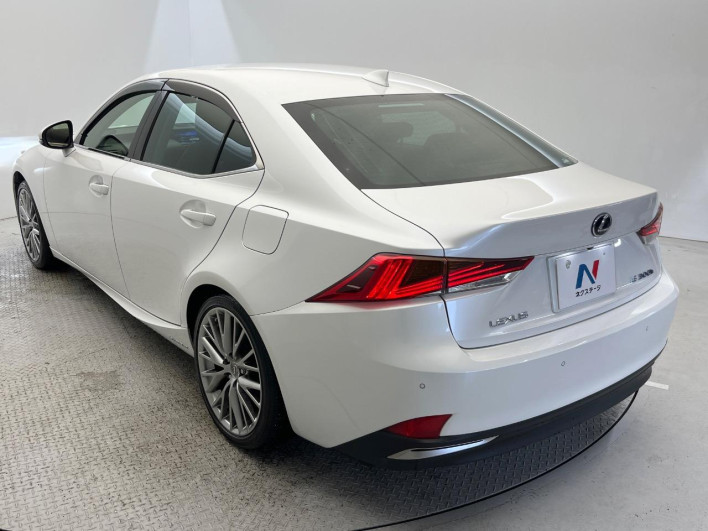 2017 Lexus IS DAA-AVE30 (UW-6a0fc810a1d15)[25]