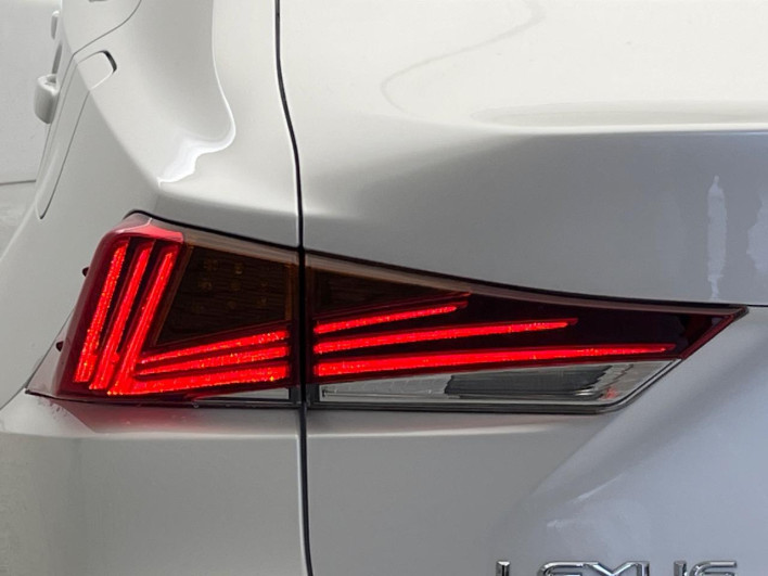 2017 Lexus IS DAA-AVE30 (UW-6a0fc810a1d15)[18]