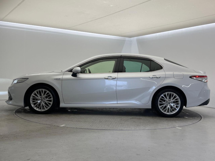 2017 Toyota Camry DAA-AXVH70 (UW-6a0fc81c4af9a)[28]