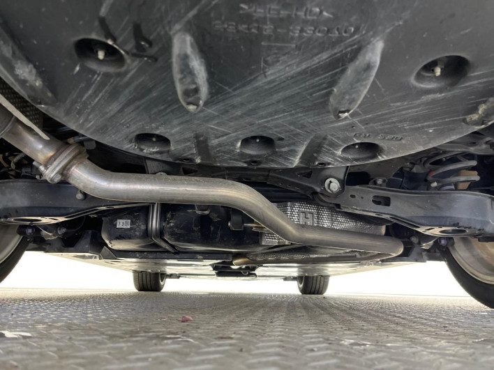 2017 Toyota Camry DAA-AXVH70 (UW-6a0fc81c4af9a)[24]