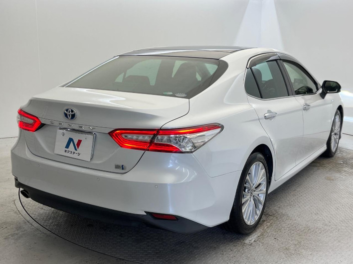 2017 Toyota Camry DAA-AXVH70 (UW-6a0fc81c4af9a)[15]