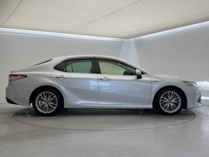 2017 Toyota Camry DAA-AXVH70 (UW-6a0fc81c4af9a)[14]
