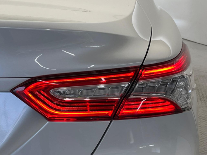 2017 Toyota Camry DAA-AXVH70 (UW-6a0fc81c4af9a)[20]