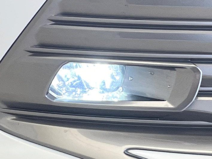 2017 Toyota Camry DAA-AXVH70 (UW-6a0fc81c4af9a)[13]