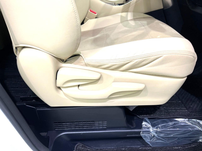 2015 Toyota Alphard Hybrid DAA-AYH30W (UW-6a0fc81e7d7d0)[13]