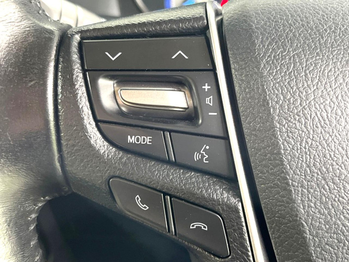 2015 Toyota Alphard Hybrid DAA-AYH30W (UW-6a0fc81e7d7d0)[28]
