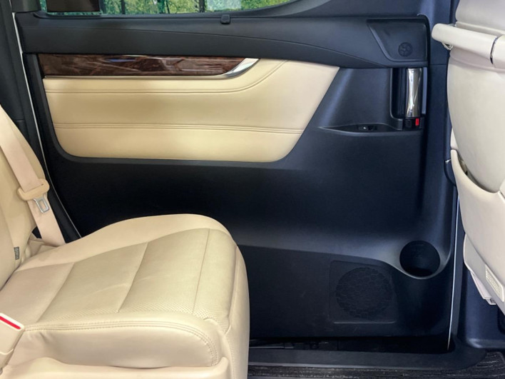 2019 Toyota Alphard Hybrid DAA-AYH30W (UW-6a0fc81f51080)[24]