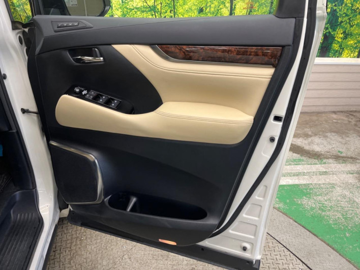 2019 Toyota Alphard Hybrid DAA-AYH30W (UW-6a0fc81f51080)[25]