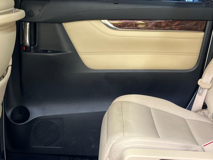 2019 Toyota Alphard Hybrid DAA-AYH30W (UW-6a0fc81f51080)[26]