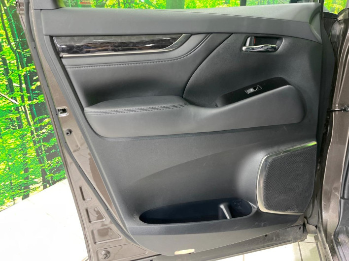 2020 Toyota Alphard Hybrid 6AA-AYH30W (UW-6a0fc820132a6)[29]