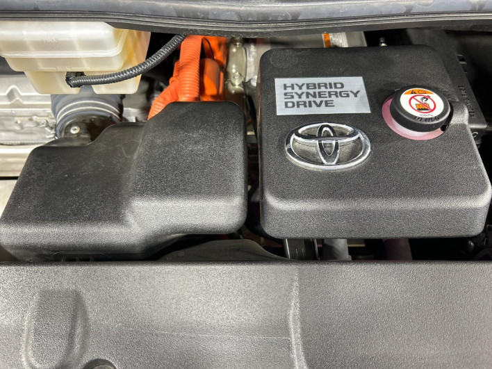 2022 Toyota Alphard Hybrid 6AA-AYH30W (UW-6a0fc820a5c96)[12]