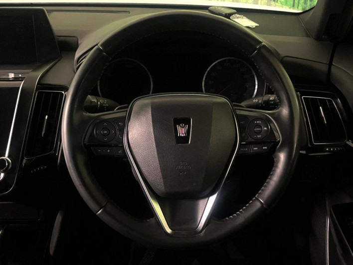 2019 Toyota Crown Hybrid 6AA-AZSH20 (UW-6a0fc82238e73)[28]