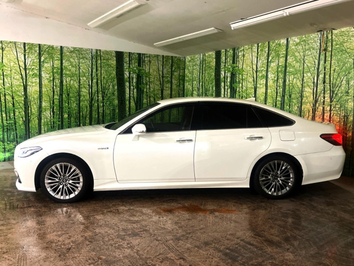 2019 Toyota Crown Hybrid 6AA-AZSH20 (UW-6a0fc82238e73)[9]
