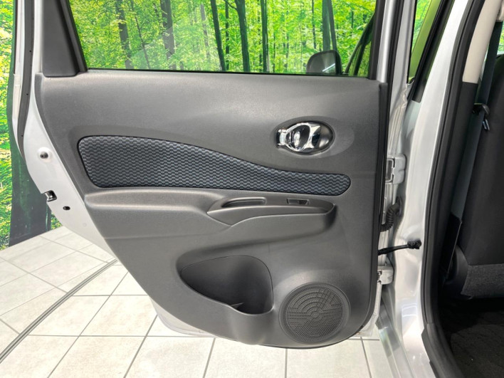 2013 Nissan Note DBA-E12 (UW-6a0fc8509e575)[19]