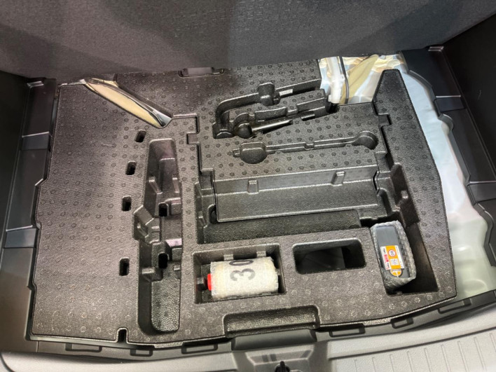 2022 Nissan Note 6AA-E13 (UW-6a0fc8532d638)[27]