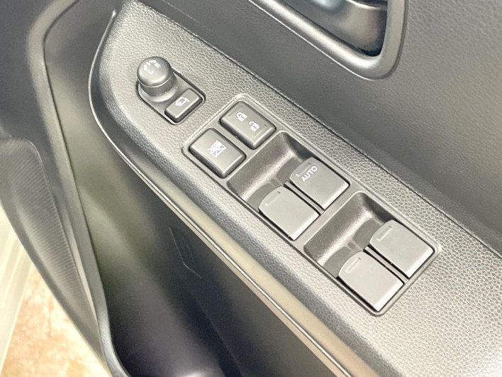 2019 Suzuki Ignis DAA-FF21S (UW-6a0fc857abe58)[11]
