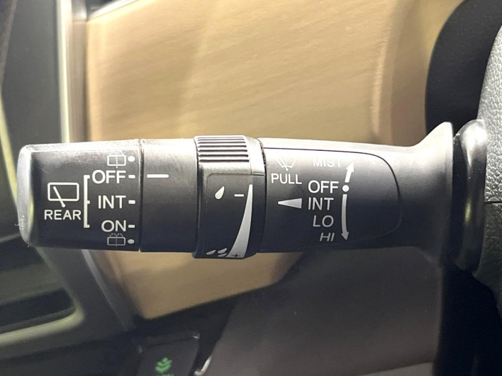 2019 Honda Freed hybrid DAA-GB7 (UW-6a0fc85f94e34)[19]