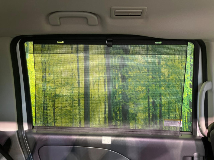 2017 Nissan Serena DAA-GFC27 (UW-6a0fc864a15a9)[28]