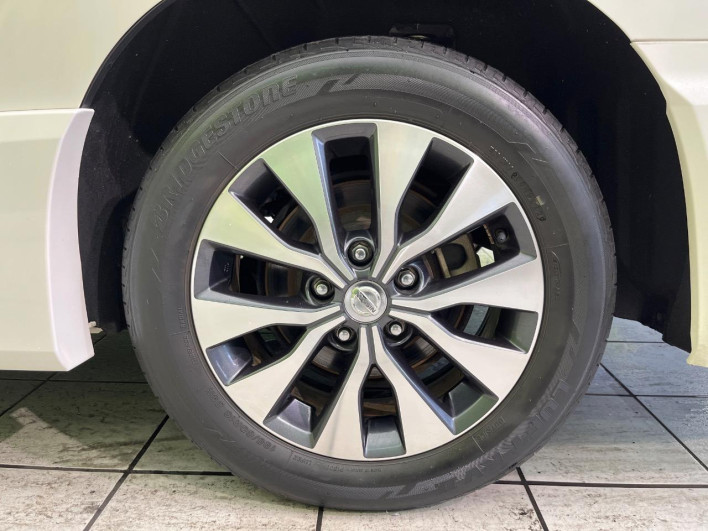 2017 Nissan Serena DAA-GFC27 (UW-6a0fc864a15a9)[4]